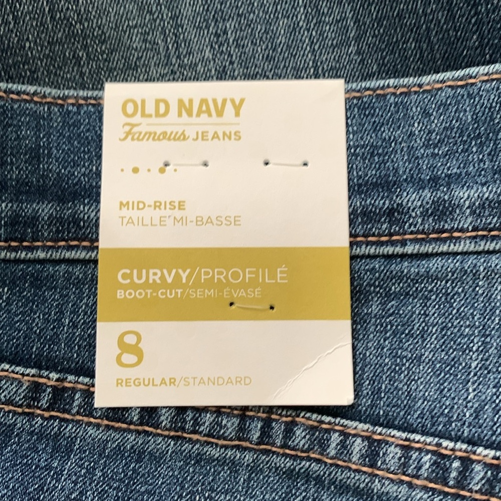 NWT Old Navy mid-rise curvy boot cut jeans. Regular length size 8 - Picture 4 of 8